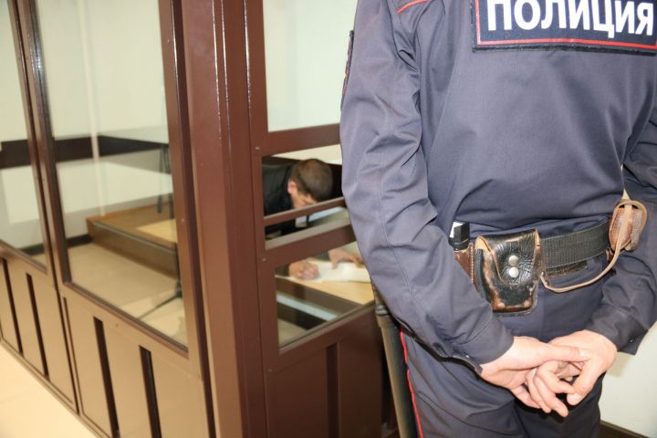 В столице Татарстана грабитель напал на женщину