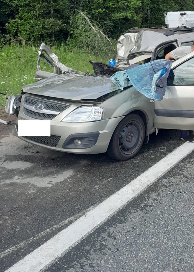 В Татарстане водитель уснул за рулём и попал в страшную аварию