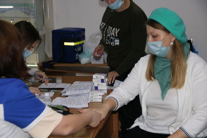 Врач территориального отделения Центра гигиены и эпидемиологии сообщила о начале подготовки в Лениногорске ко встрече с сезонным гриппом
