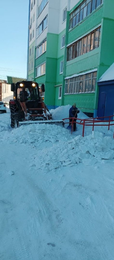 В Лениногорске продолжается борьба с последствиями снегопада