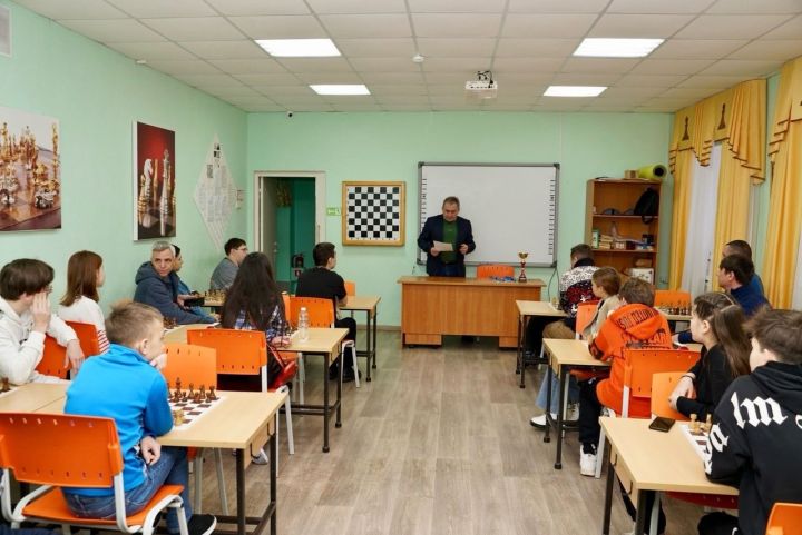 В Лениногорске прошёл 25 традиционный лениногорский новогодний блицмарафон по шахматам