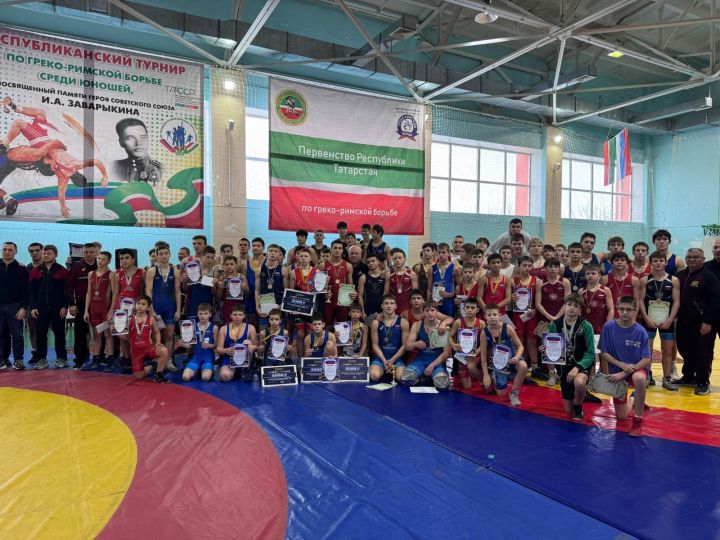 В Лениногорске прошли республиканские соревнования по греко-римской борьбе