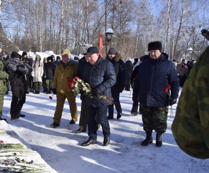 В Лениногорске прошел митинг, посвящённый в честь годовщины вывода войск из Афганистана