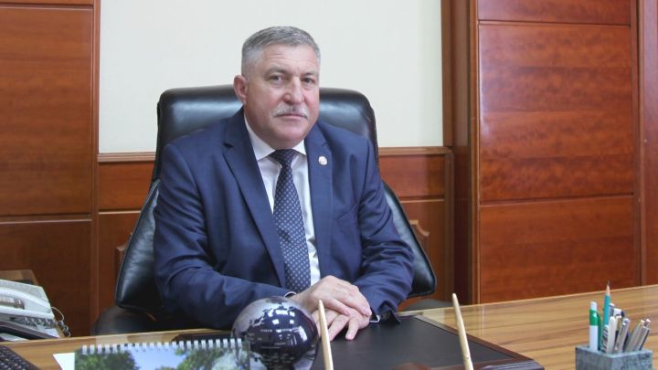 Поздравление Главы Лениногорского района Рягата Хусаинова с Днем защитника Отечества