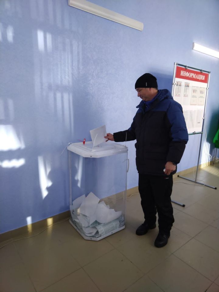 В Лениногорске и селах Лениногорского района 15 марта в 8 утра открылись участки для голосования