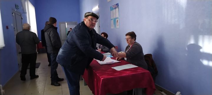 В Лениногорске и селах Лениногорского района 15 марта в 8 утра открылись участки для голосования