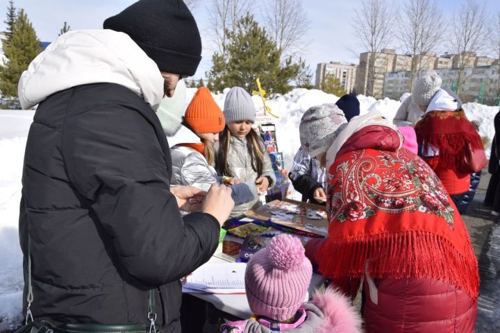 В Лениногорске в парке «Юбилейный» прошло празднование Масленицы