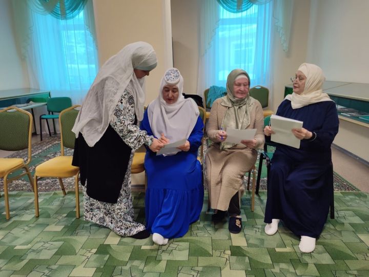 В Лениногорске в мечети «Ихлас» состоялся конкурс среди девочек на лучшее чтение Корана
