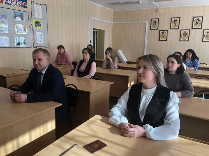 В Лениногорске родители учеников выпускных одиннадцатых классов попробовали сдать ЕГЭ по истории