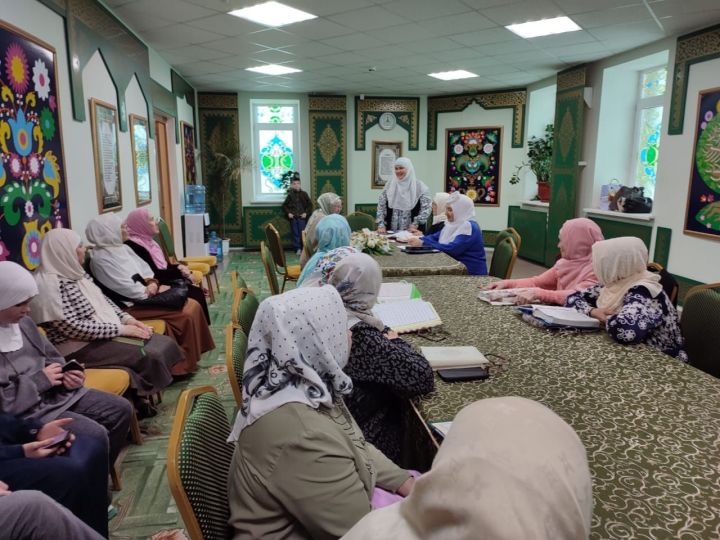 В Лениногорске в мечети «Ихлас» состоялся конкурс среди девочек на лучшее чтение Корана