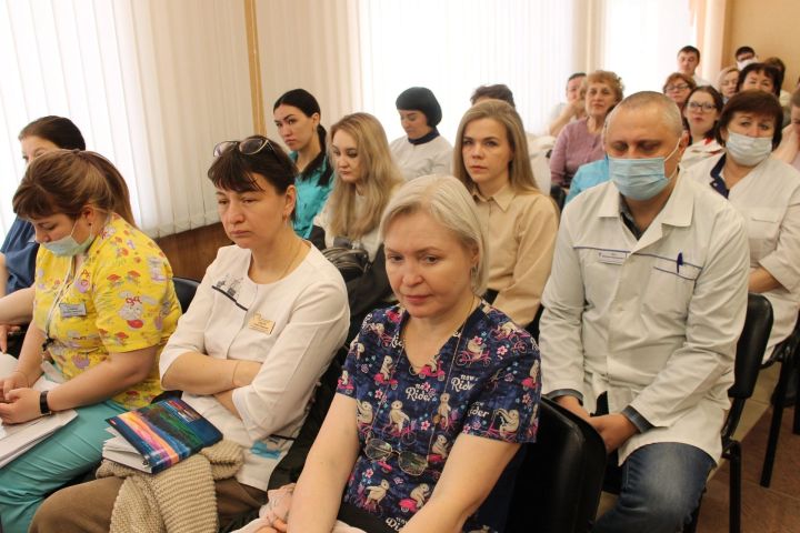 В Лениногорской центральной районной больнице прошло совещание трудового коллектива