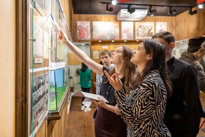 В музее нефти Лениногорска школьники и студенты дискутировали на тему выбора будущей профессии