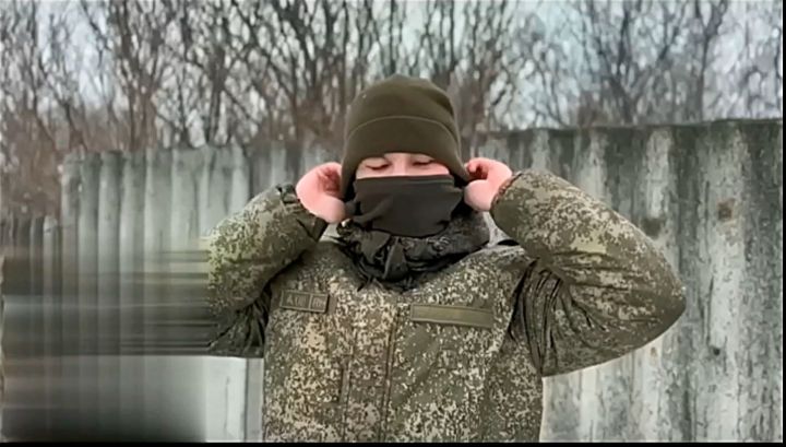 Лениногорцы делятся друг с другом видео, на котором бойцы СВО оригинально передают мамам привет