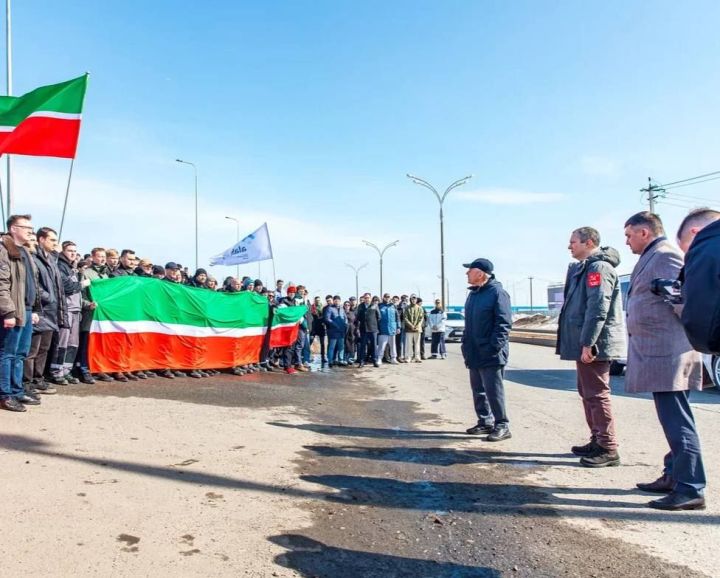 Раис республики Татарстан Рустам Минниханов посетил Елабугу после атаки беспилотников