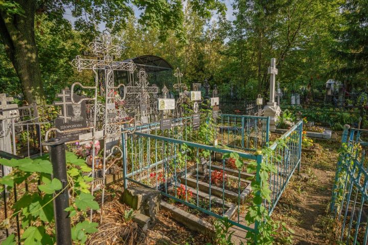 Настоятель храма Святой Троицы Лениногорска рекомендует православным лениногорцам до Пасхи навести порядок на кладбище