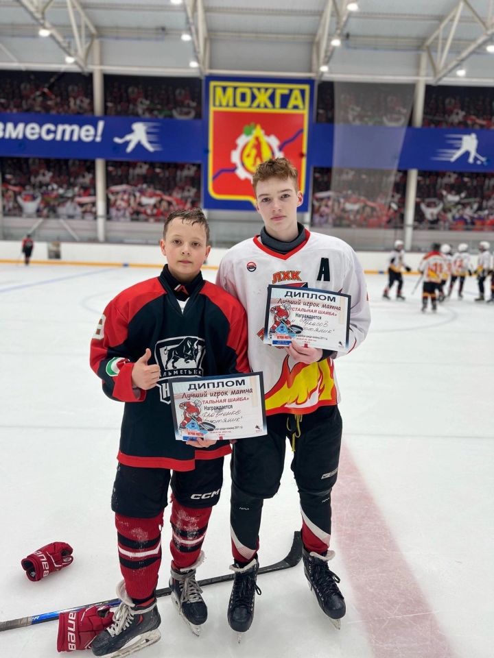 Лениногорская хоккейная команда «Нефтяник-2011» стала серебряным призёром турнира «Хрустальная шайба»