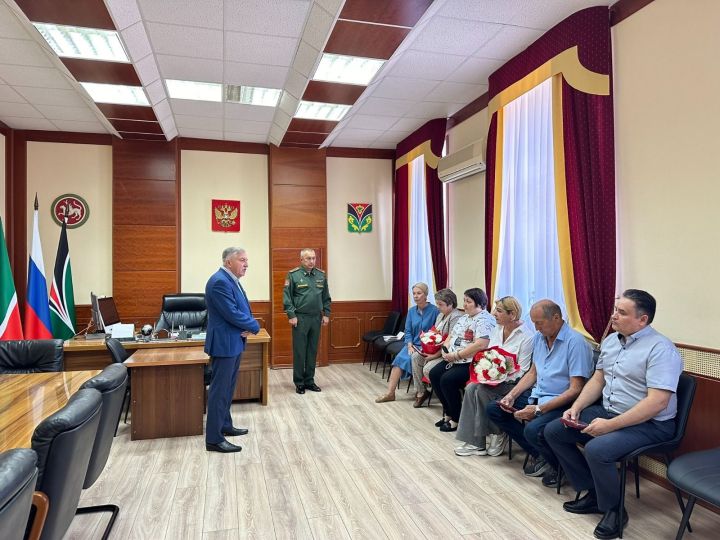 В Лениногорске родственникам бойцов СВО вручили ордена «Мужества»