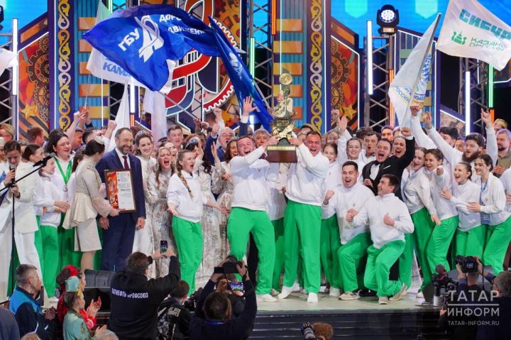 В КРК «Пирамида» прошел финал фестиваля «Безнен заман», Гран-при вручил Алексей Песошин