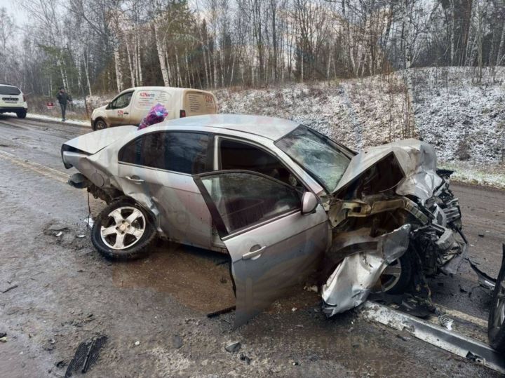 В Альметьевском районе произошло смертельное ДТП с участием 6 автомобилей