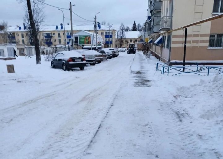 В Лениногорске уборкой снега занимаются 24 единицы спецтехники и более 90 дворников