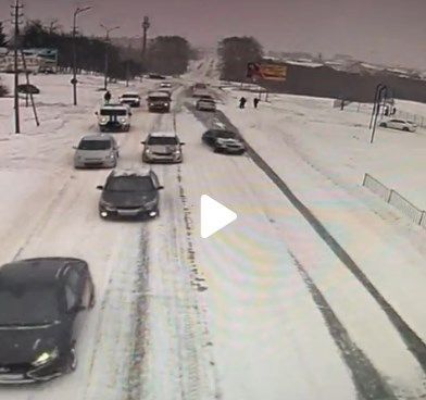 В Лениногорске на самой оживлённой улице города водитель пересёк двойную сплошную и выехал на встречную полосу