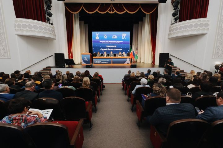 В Лениногорске новый руководитель района Марат Гирфанов отчитался об итогах экономического развития города и района за 2024 год
