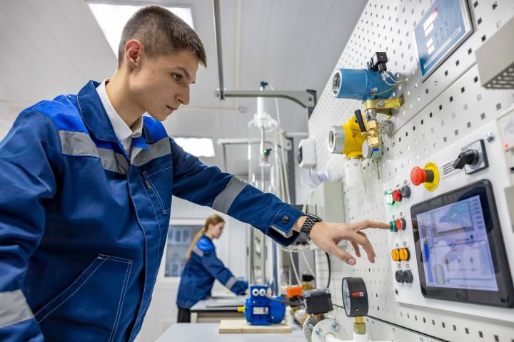 В Лениногорском нефтяном техникуме отремонтированы девять лабораторий и мастерских