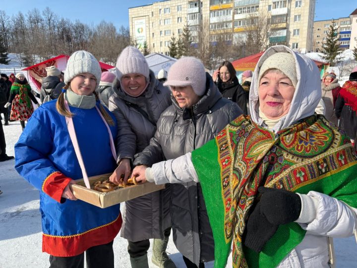 Перед Великим постом в Лениногорске широко отпраздновали Масленицу