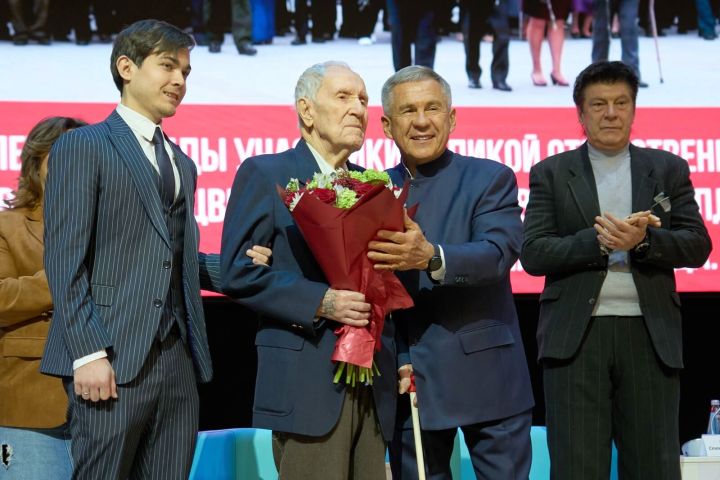 Рустам Минниханов поблагодарил участников форума «Мост «Москва-Татарстан»