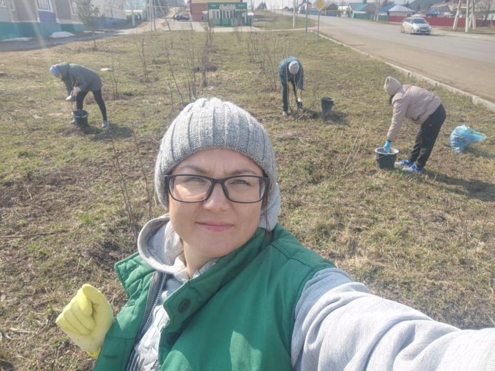 Жители Шугурово Лениногорского района навели чистоту на улицах своего посёлка