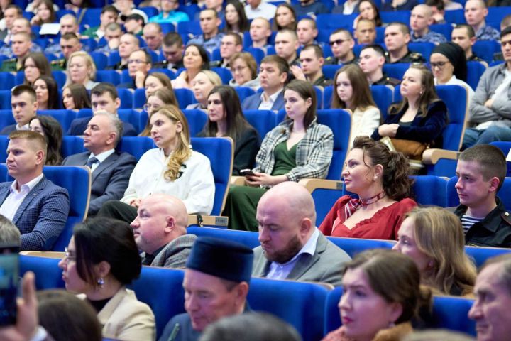 Рустам Минниханов поблагодарил участников форума «Мост «Москва-Татарстан»