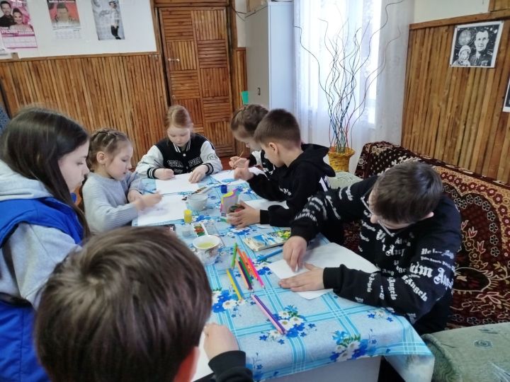 В Лениногорске прошел творческий конкурс ко Дню космонавтики