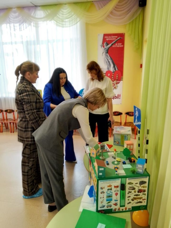 В Лениногорске педагоги детсадов изучали методики по профилактике ДТП с участием детей