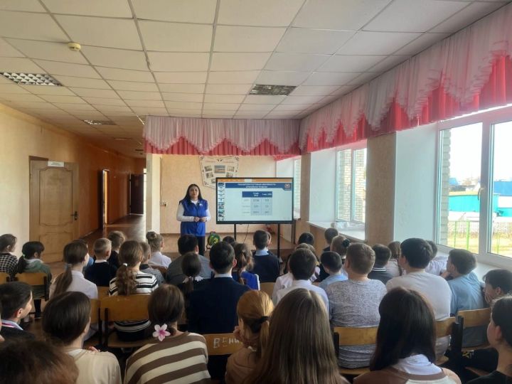 Сотрудники ГАИ рассказали школьникам Лениногорского района об опасности питбайков