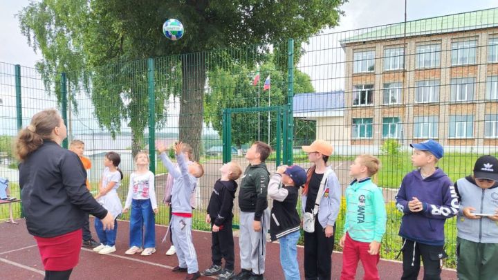 В Лениногорске для детей и молодёжи организованы подвижные игры  на свежем воздухе