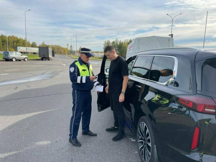 Автоинспекторы и дорожники призвали водителей в РТ не садиться за руль уставшими