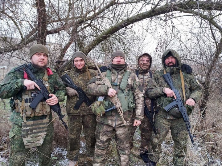 Бойцы разведывательно-штурмовой бригады «ДОН» поздравили лениногорцев с Новым годом