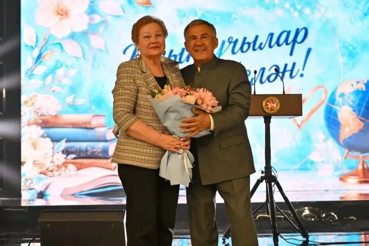 Звание народного учителя Татарстана удостоился лениногорский педагог
