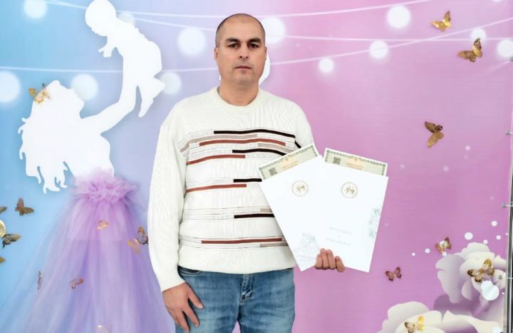 В многодетной семье из Лениногорска родились мальчики-близнецы