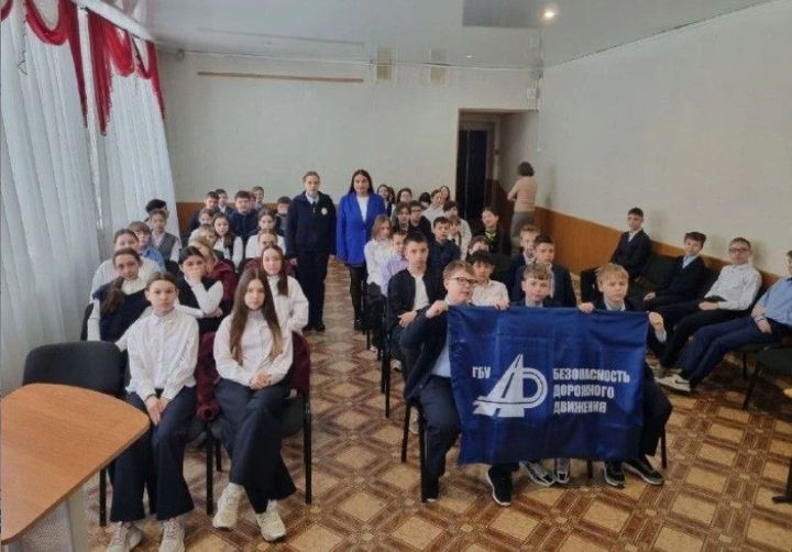 В школе № 10 Лениногорска прошла профилактическая беседа по ПДД