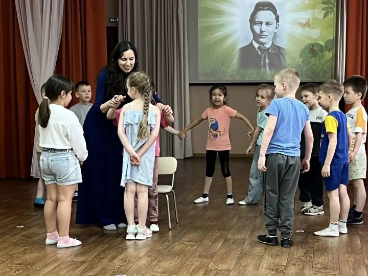 Герои сказок Габдуллы Тукая пришли в гости в детские сады Лениногорска