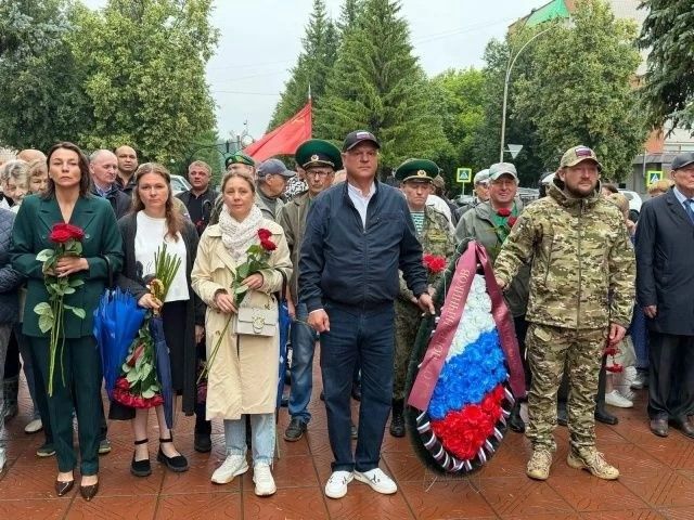 Пограничники Лениногорска и их семьи приняли участие в митинге у Вечного огня