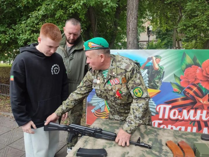 На днях центральная площадь Лениногорска превратилась в настоящий центр притяжения для молодежи