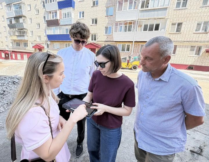 Состояние благоустройства лениногорских дворов проинспектировал казанский специалист