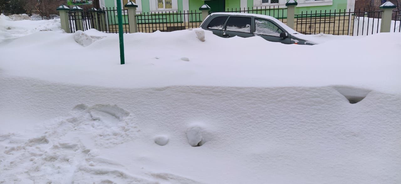 Жители Лениногорска в недоумении: выпавший сегодня снег оказался бежевым