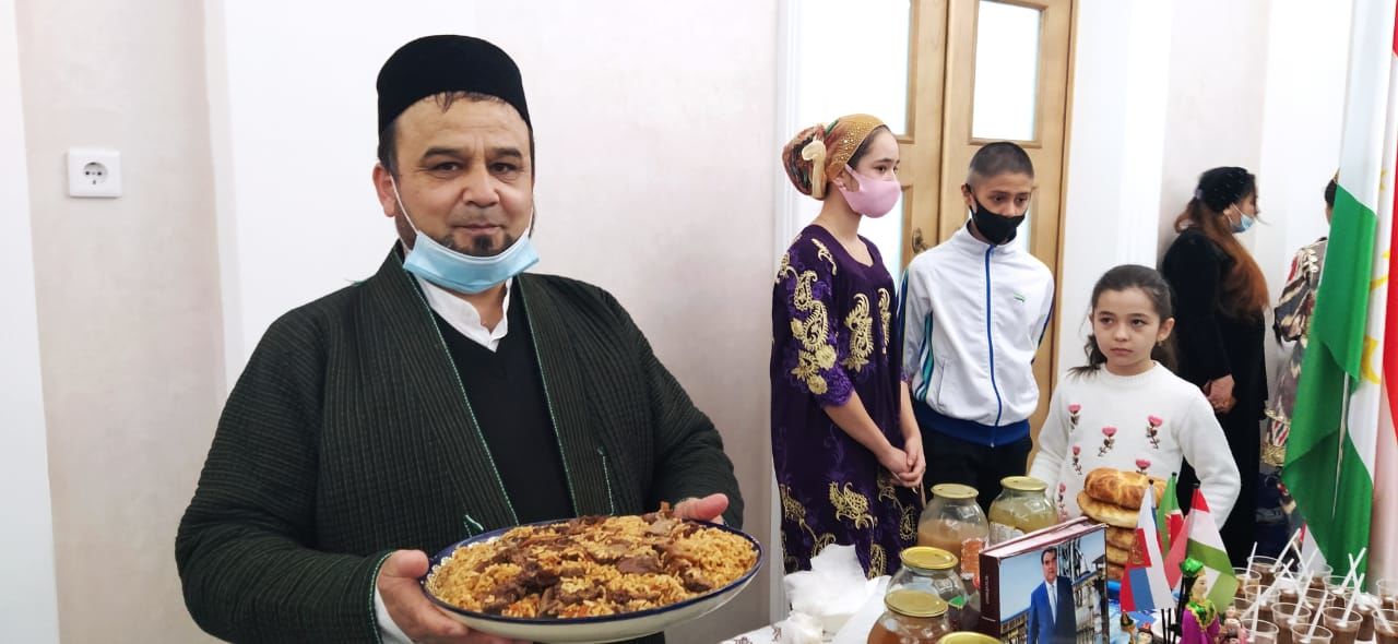 Науруз-байрам отметили в Лениногорске. Яркая праздничная программа была представлена во Дворце культуры.