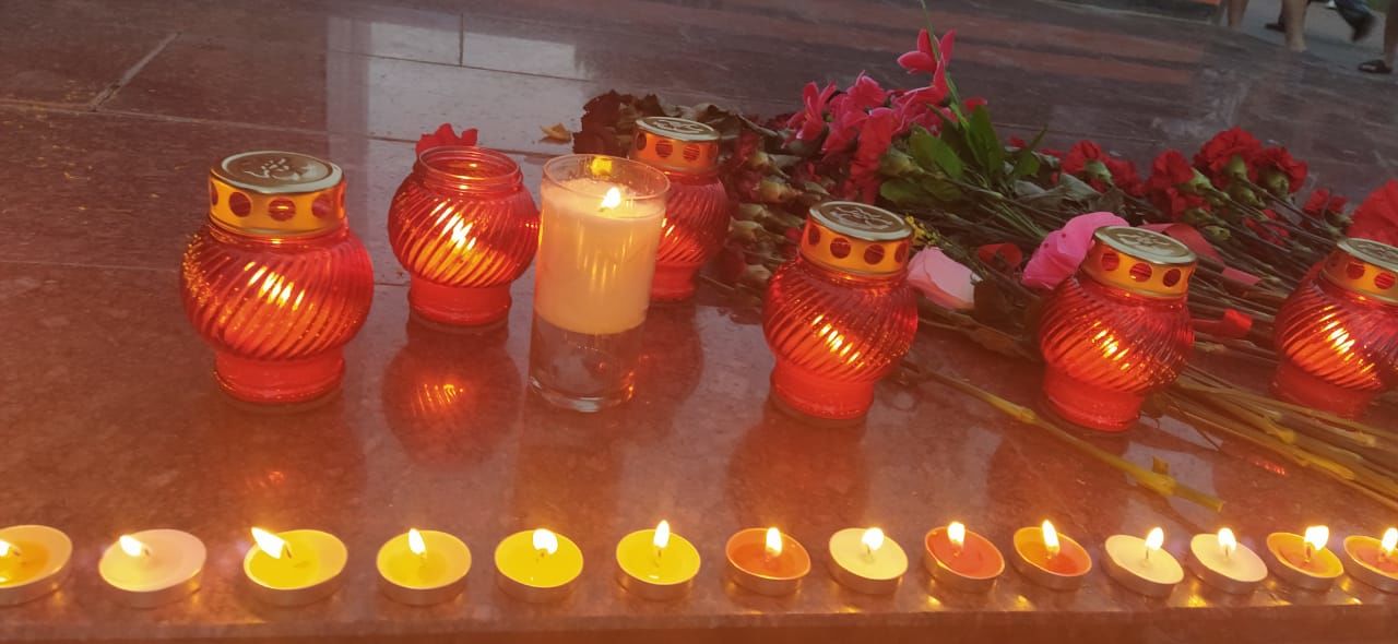 Лениногорцы зажгли свечи в память о войне