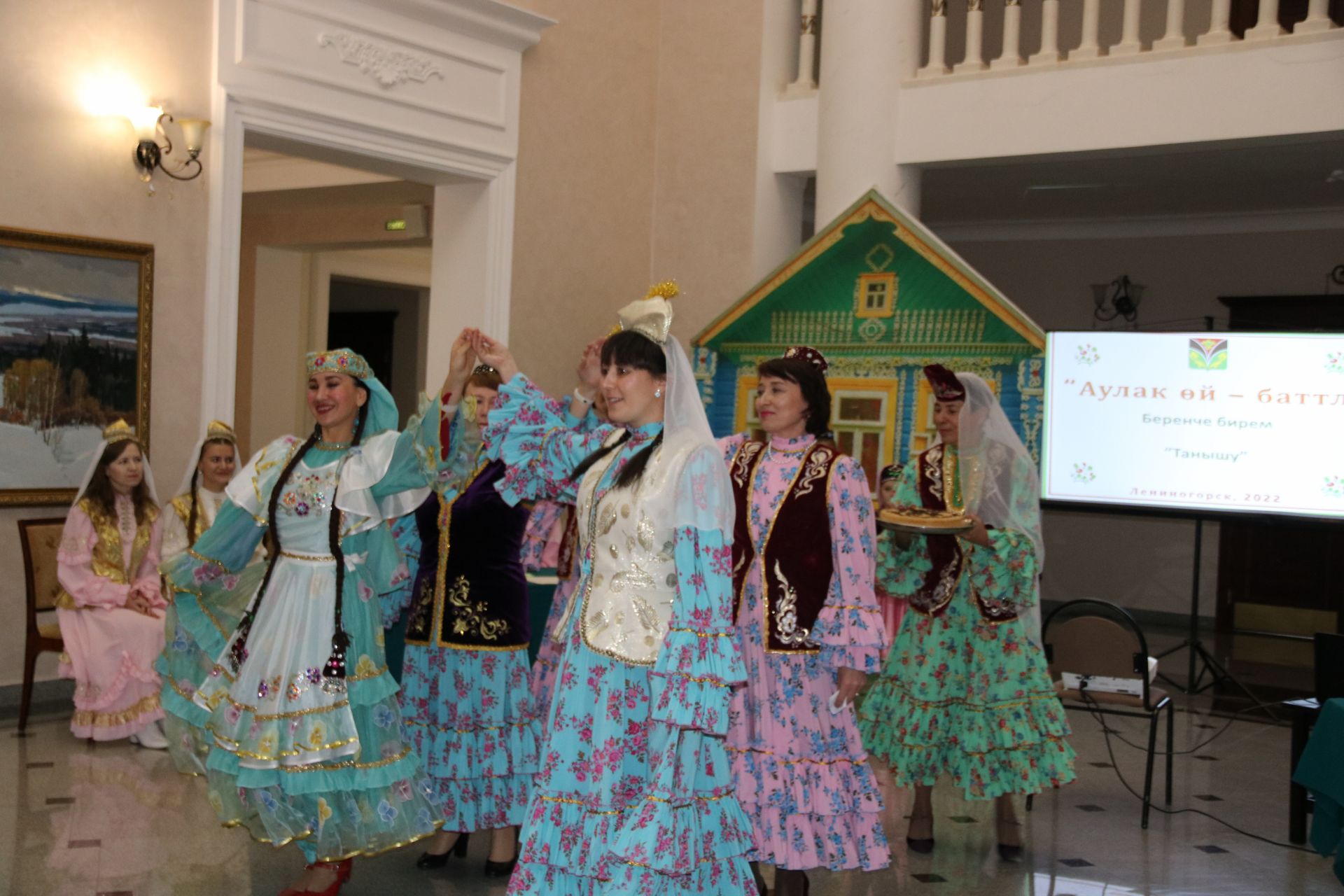 В  “Аулак өй-баттл” в Лениногорске оцнивалось  умение петь, сплясать и знать произведения татарских классиков