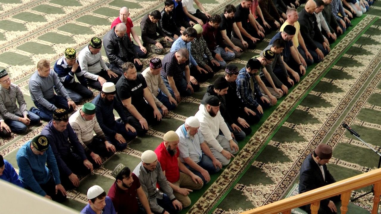 Начало поста у мусульман в 2024 рамадан. Дагестан Рамадан 2023. Пост у мусульман. Пост в Исламе 2022. Мусульманский Рамадан.