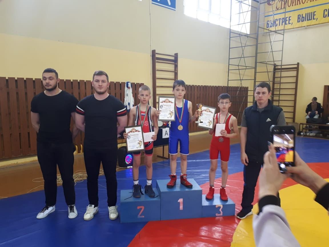 Лениногорцы заняли призовые места в турнире по греко-римской борьбе